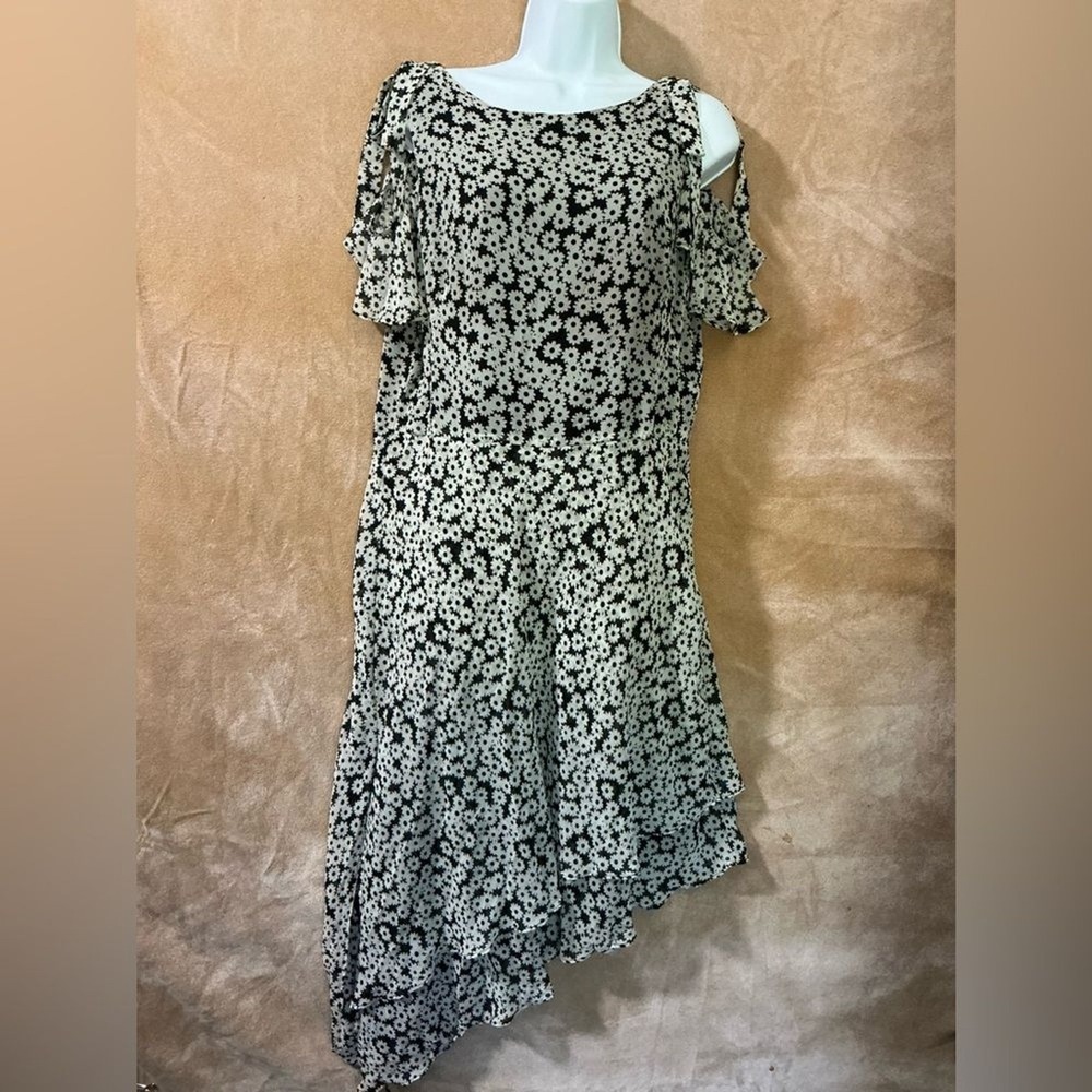 Taylor Asymmetrical Black and Cream Floral‎ Dress size 12
